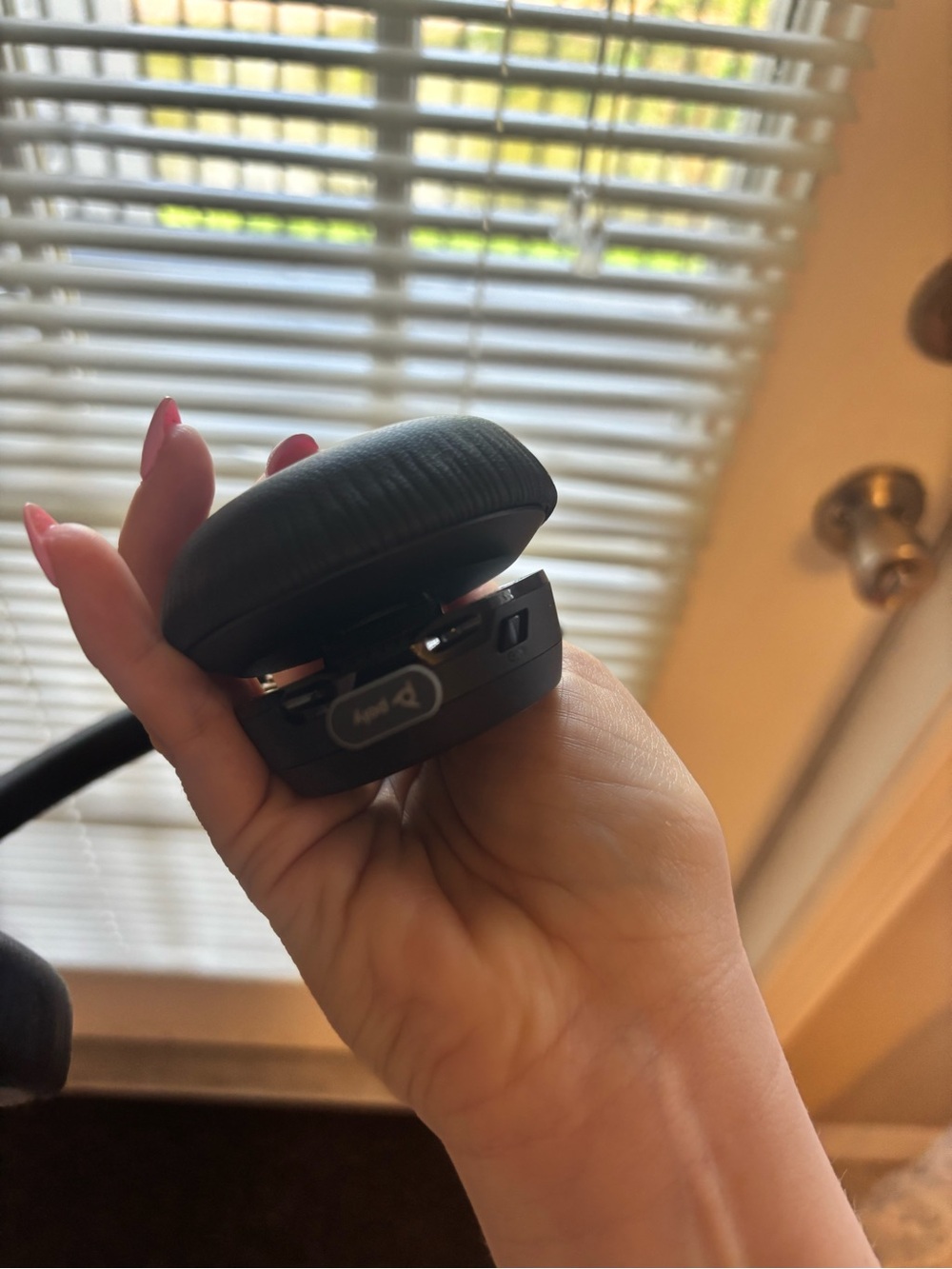 Poly Voyager 4320 Wireless Bluetooth Headset - Picture 3 of 5